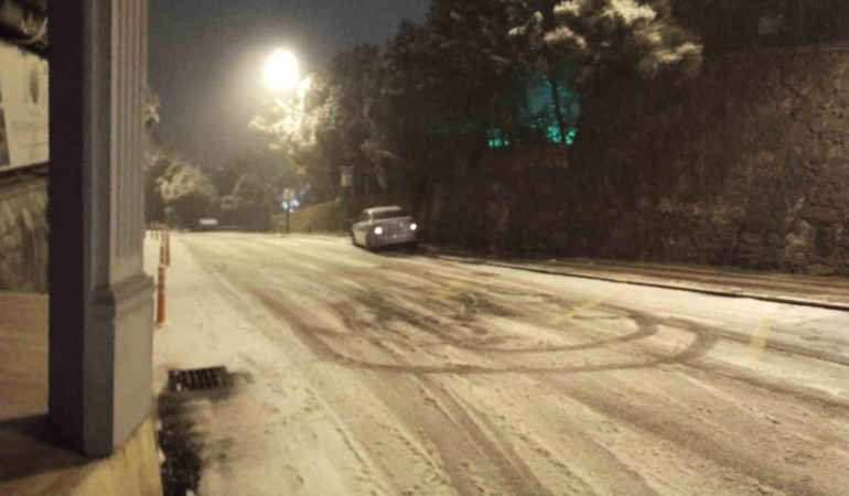 İstanbul Anadolu Yakası’nda kar yağışı etkili oluyor
