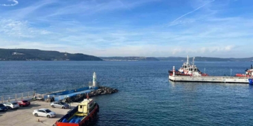 Çanakkale Boğazı sisin etkisini yitirmesiyle tekrar trafiğe açıldı