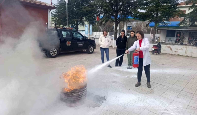 Babaeski’de aile sağlık merkezlerinde yangın eğitimi verildi