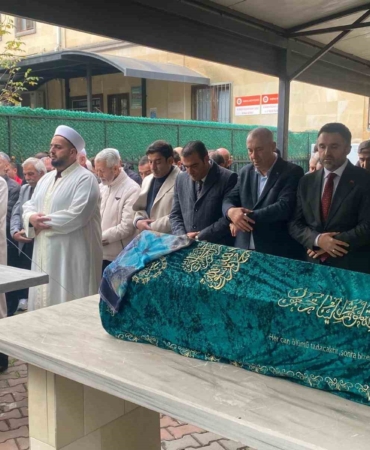 Pendik’teki yangın faciasında hayatlarını kaybeden çocuklar son yolculuklarına uğurlandı