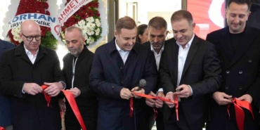 Başkan Akın ve Milletvekili Sarı açılışta buluştu