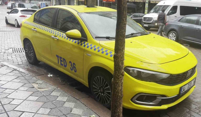 Zeytinburnu’nda taksici bıçaklanarak öldürüldü