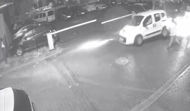 Pendik’te direksiyon hakimiyetini kaybeden sürücü ortalığı birbirine kattı