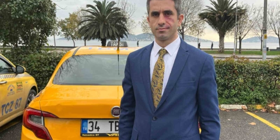 Boğaziçi Üniversitesi mezunu beyaz yakalı işini bıraktı, ’kravatlı taksici’ oldu