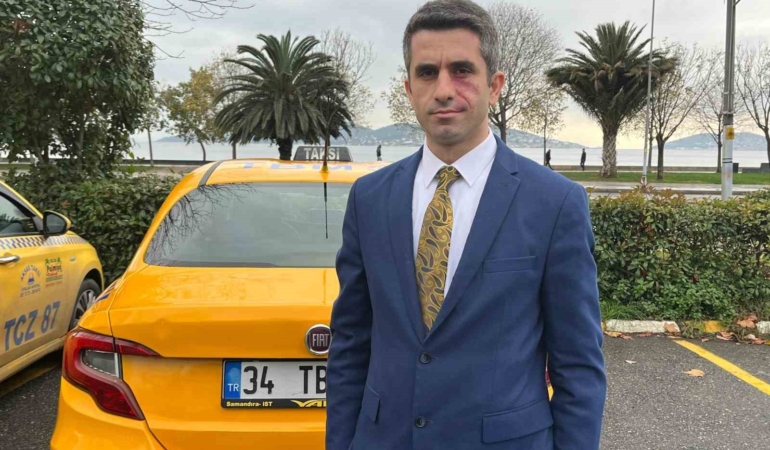 10 yıllık beyaz yaka işini bıraktı, ’kravatlı taksici’ oldu