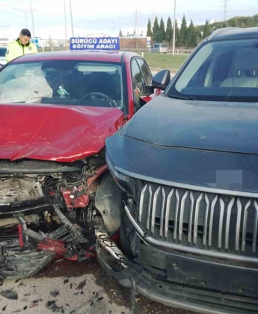 Bilecik’te aday sürücü direksiyon sınavında kaza yaptı: 4 yaralı