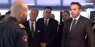 Bakan Bayraktar: "Karadeniz’de görev yapacak 6. sondaj gemimiz çarşamba günü Mersin’de olacak"