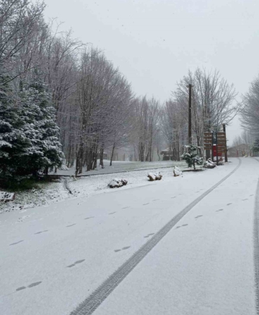 Kartepe’ye lapa lapa kar yağıyor