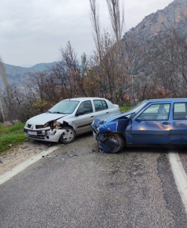 Kontrolden çıkan otomobil karşı yönden gelen otomobile çarptı, 1 yaralı