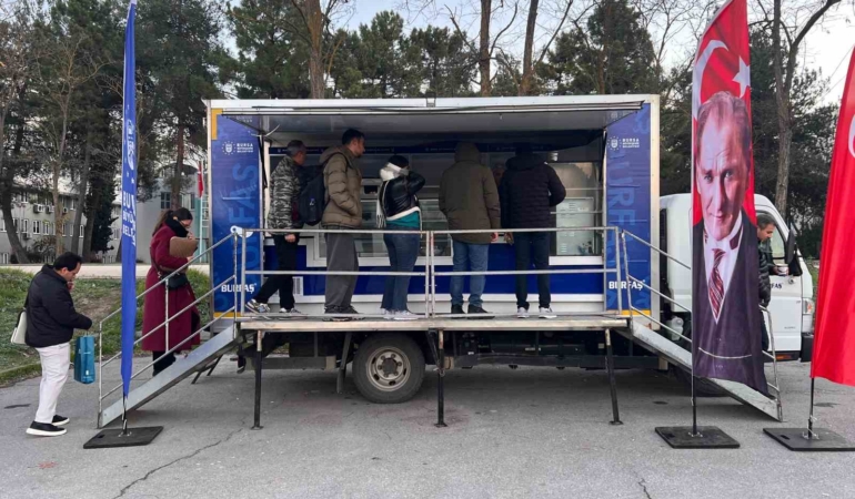 Bursa’da üniversite öğrencilerine sıcak çorba