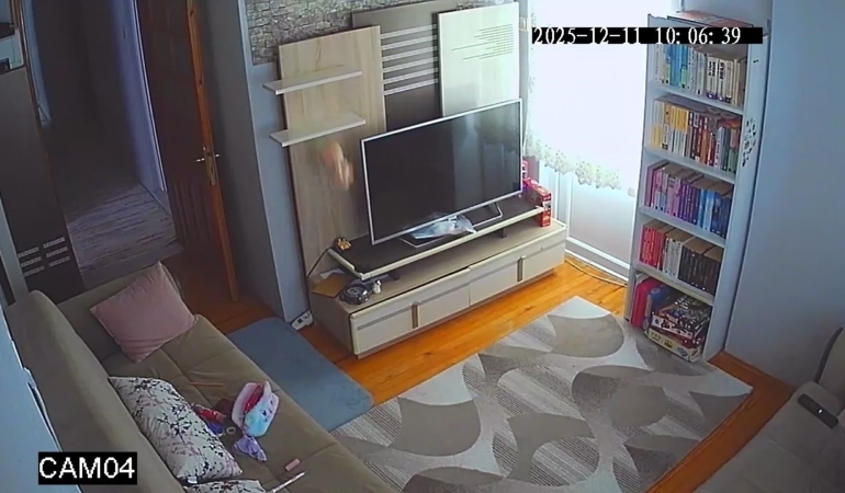 Balıkesir’de kameralara yansıyan görüntüler depremin şiddetini gözler önüne serdi