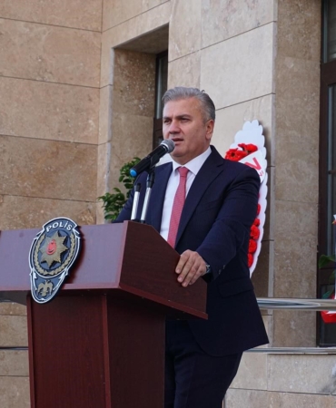 Milletvekili Mustafa Canbey’in adını kullanarak dolandırıcılık yapan 2 kişi tutuklandı