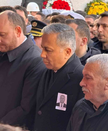 Bakan Yerlikaya, Yalova’da şehit cenazesine katıldı