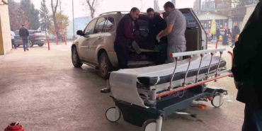 Bursa’da devrilen suntaların altında kalan işçi yaralandı