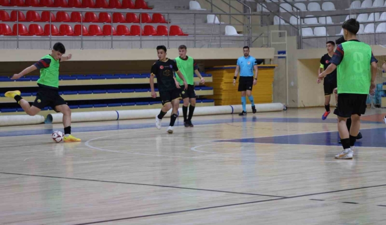 Bilecik’te genç erkekler futsal müsabakaları büyük heyecana sahne oluyor