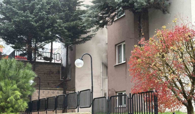 Arnavutköy’de Kiptaş konutlarında yangın paniği blok boşaltıldı