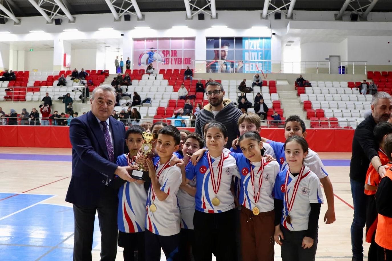 Bilecik’te okul sporları ve geleneksel çocuk oyunları finalleri tamamlandı