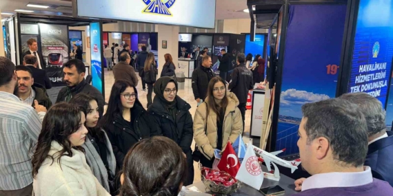 Balıkesir Üniversitesi’nde UFEST kapsamında DHMİ standına büyük ilgi