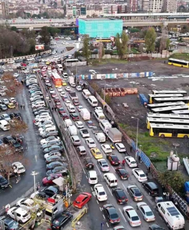 Kadıköy’de derbi öncesi trafik durma noktasına geldi