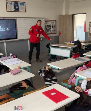JAK’tan öğrencilere "Deprem farkındalık eğitimi"