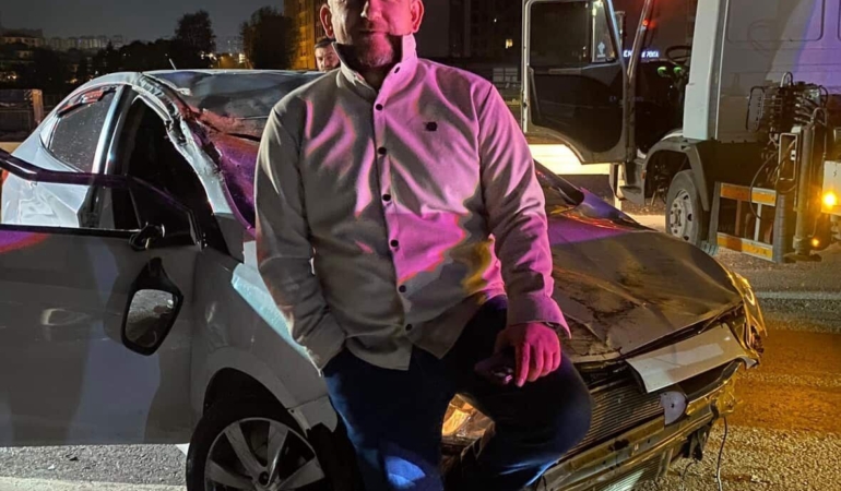 Kazadan yara almadan kurtuldum pozu