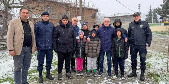 Kırklareli Valisi Turan, Hamdibey köyü sakinleriyle bir araya geldi