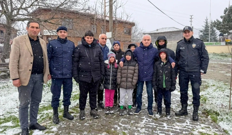 Kırklareli Valisi Turan, Hamdibey köyü sakinleriyle bir araya geldi