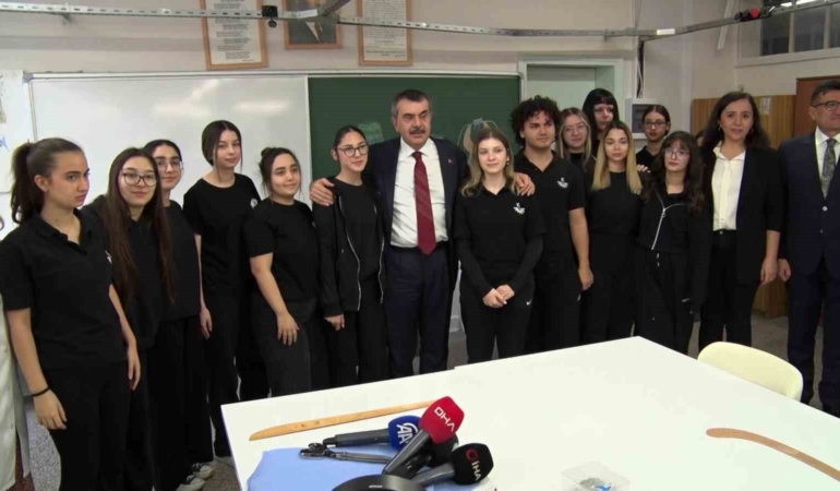 Milli Eğitim Bakanı Tekin: "Karar alma mekanizmalarımızı sağlıklı, demokratik, özgürlükçü bir perspektifle yürütmeye çalışıyoruz"