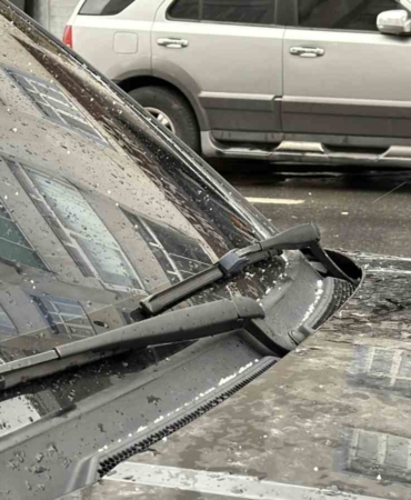 Arnavutköy’de beklenen kar yağışı başladı