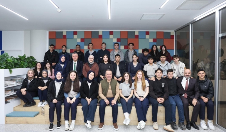 Başkan Dursun gençleri dinledi