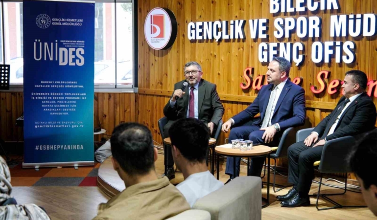 Bakan Yardımcısı Eminoğlu, ÜNİDES projesi kapsamında Bilecik’te öğrencilerle buluştu