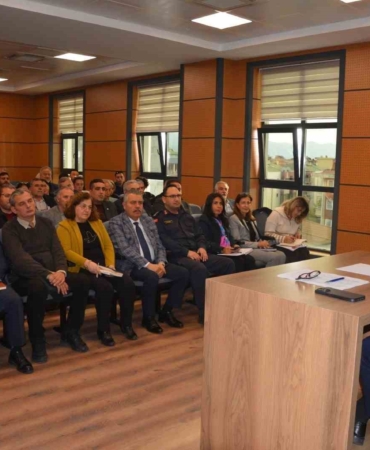 Edremit’te 2025 yılı sonu muhtarlar değerlendirme toplantısı gerçekleştirildi