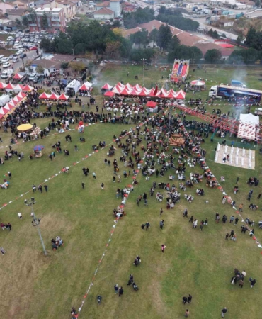 Tekirdağ’da hamsi izdihamı: 3 ton hamsi dağıtıldı