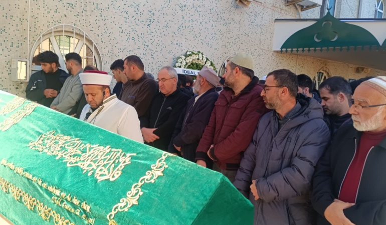 Sultanbeyli’de motor kazasında hayatını kaybeden 3 çocuk babası son yolculuğuna uğurlandı