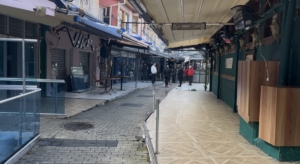 Tarihi Arap Şükrü Sokağı’nda tente krizi