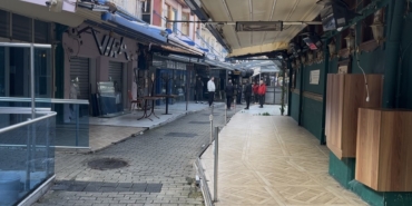 Tarihi Arap Şükrü Sokağı’nda tente krizi