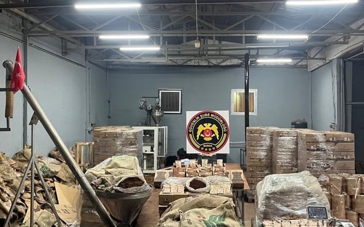 Bursa’da sahte kahve operasyonu: Tonlarca ürün ele geçirildi