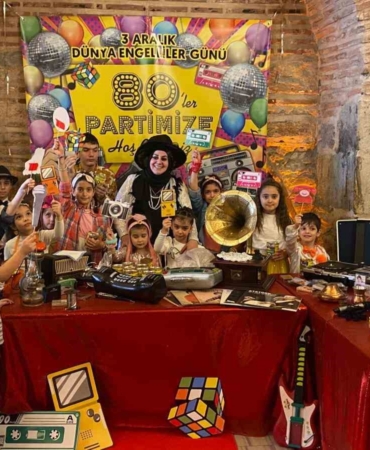 Özel çocuk annesi öğretmenden özel öğrencilerine büyük jest