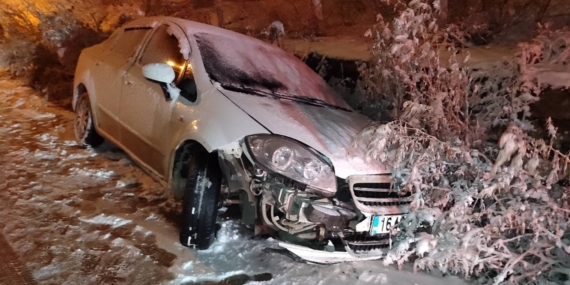 Kaygan zeminde kontrolü kaybedip kazaya neden oldu: 3’ü çocuk 7 kişi yaralandı