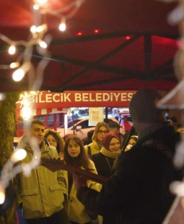 Bilecik’te yeni yıl coşkusu Sanat Sokağı’nda konserlerle yaşanıyor