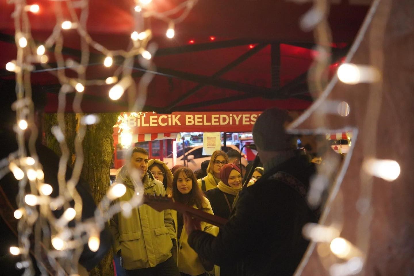 Bilecik’te yeni yıl coşkusu Sanat Sokağı’nda konserlerle yaşanıyor