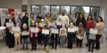 Karacabey Belediyesi’nden anne-çocuk maske boyama atölyesi