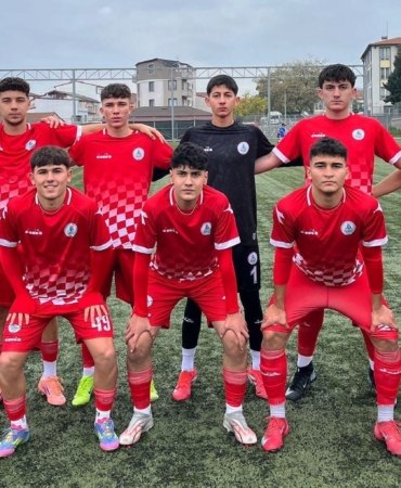Körfez Gençlerbirliği U18 takımı liderliğini sürdürdü