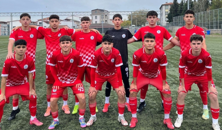 Körfez Gençlerbirliği U18 takımı liderliğini sürdürdü
