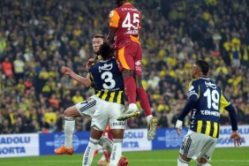 Trendyol Süper Lig: Fenerbahçe: 0 - Galatasaray: 1 (İlk yarı)