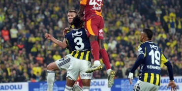 Trendyol Süper Lig: Fenerbahçe: 0 - Galatasaray: 1 (İlk yarı)