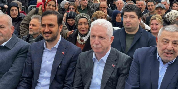 Eyüpsultan’da Karadeniz rüzgarı esti: Vatandaşlara 1 ton hamsi ikram edildi