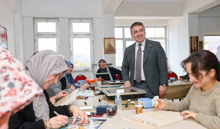 Vali Sözer "Halk eğitimi faaliyetleri toplumsal kalkınmaya da önemli katkılar sunuyor"