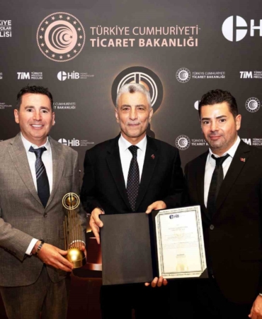 Bursa Kebap Evi’ne ‘Hizmet İhracatı Şampiyonu’ ödülü