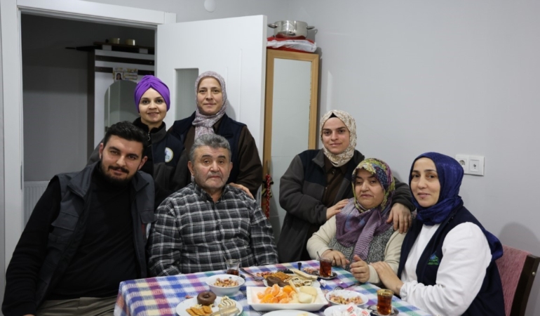 Kartepe’de "Alo Evlat" ekiplerinden hane ziyaretleri